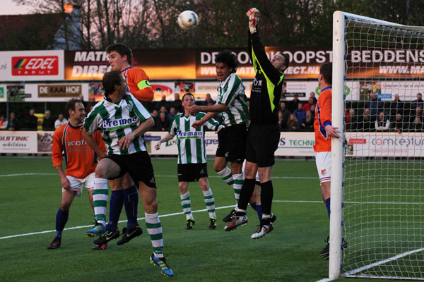 SC Genemuiden - ONS Sneek (Foto Helmich Lubberts).